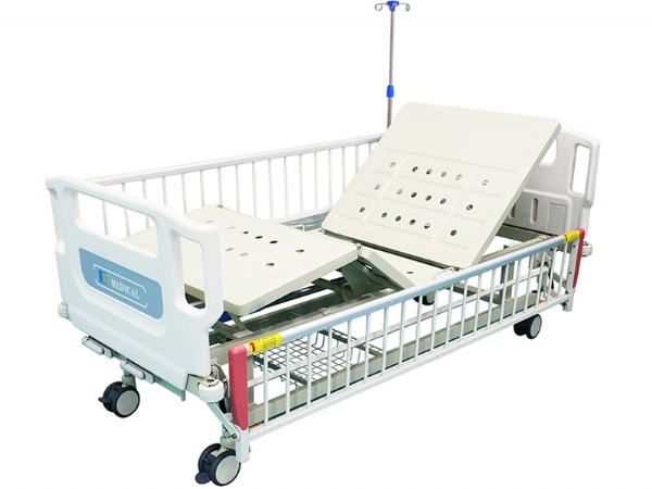 ABS掛式床頭沖孔雙搖護理床(四角剎車全覆式護欄)